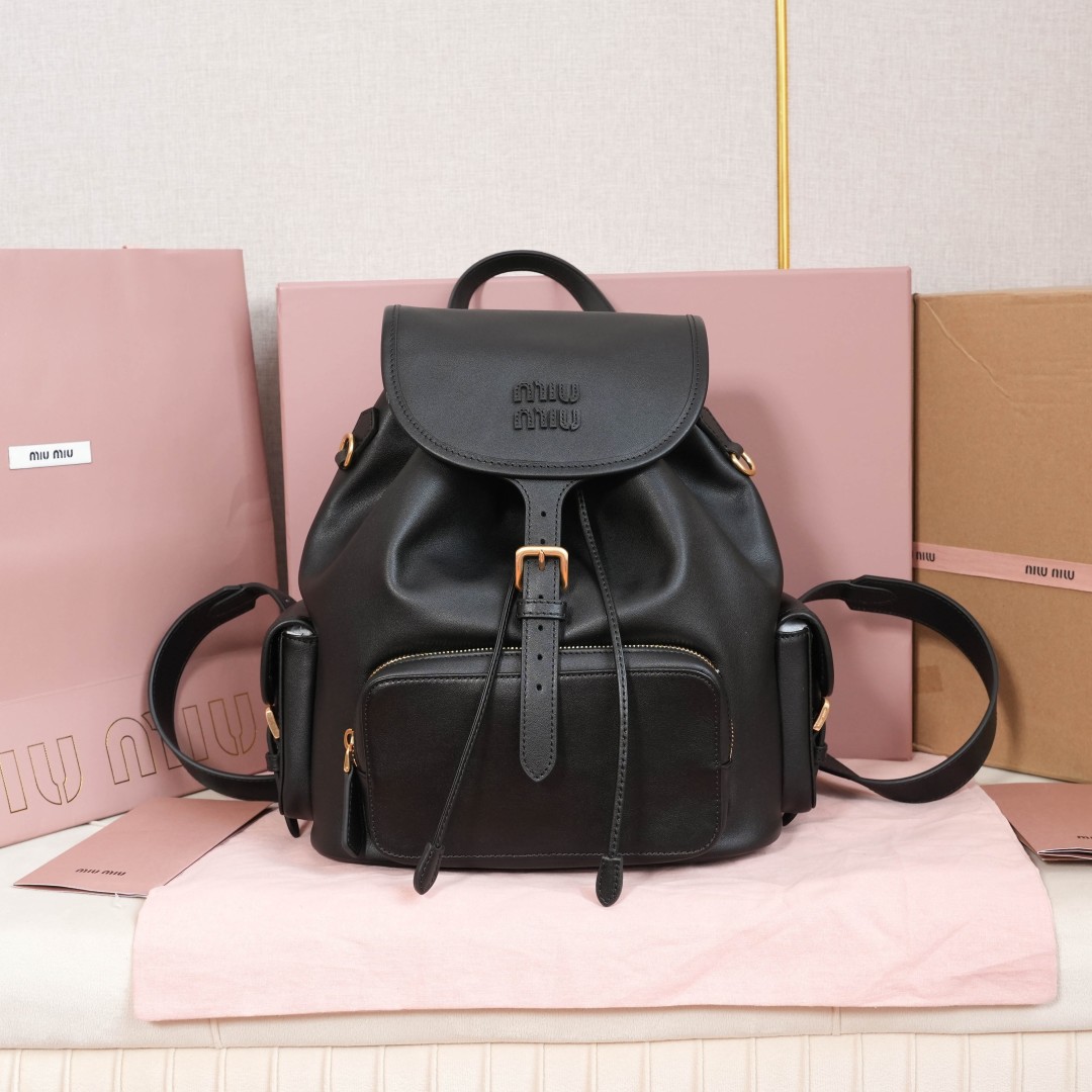 Miu Miu レディース バックパック 通勤用 ブラック