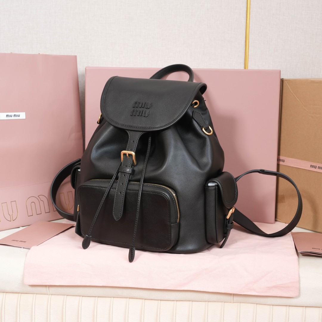 Miu Miu レディース バックパック 通勤用 ブラック - 画像 2