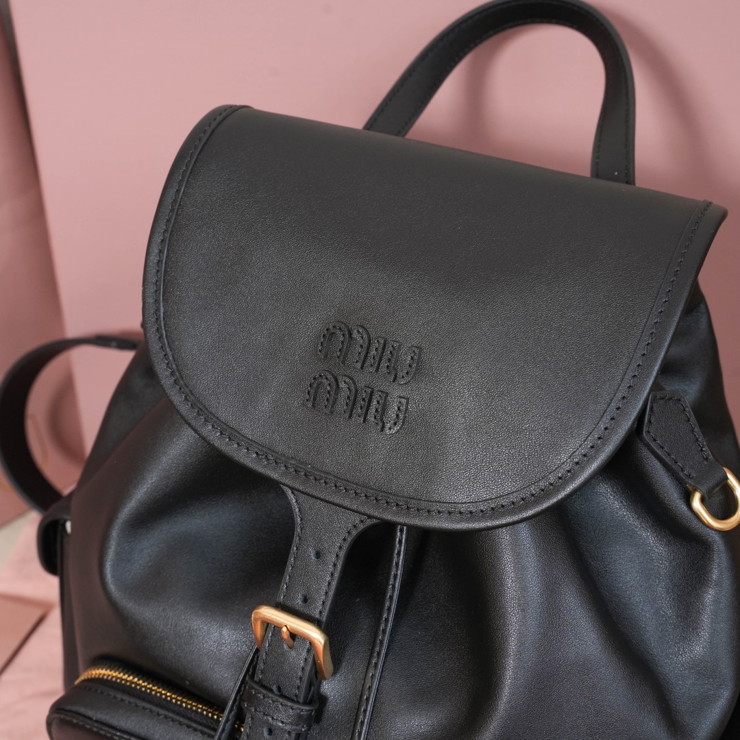 Miu Miu レディース バックパック 通勤用 ブラック - 画像 7