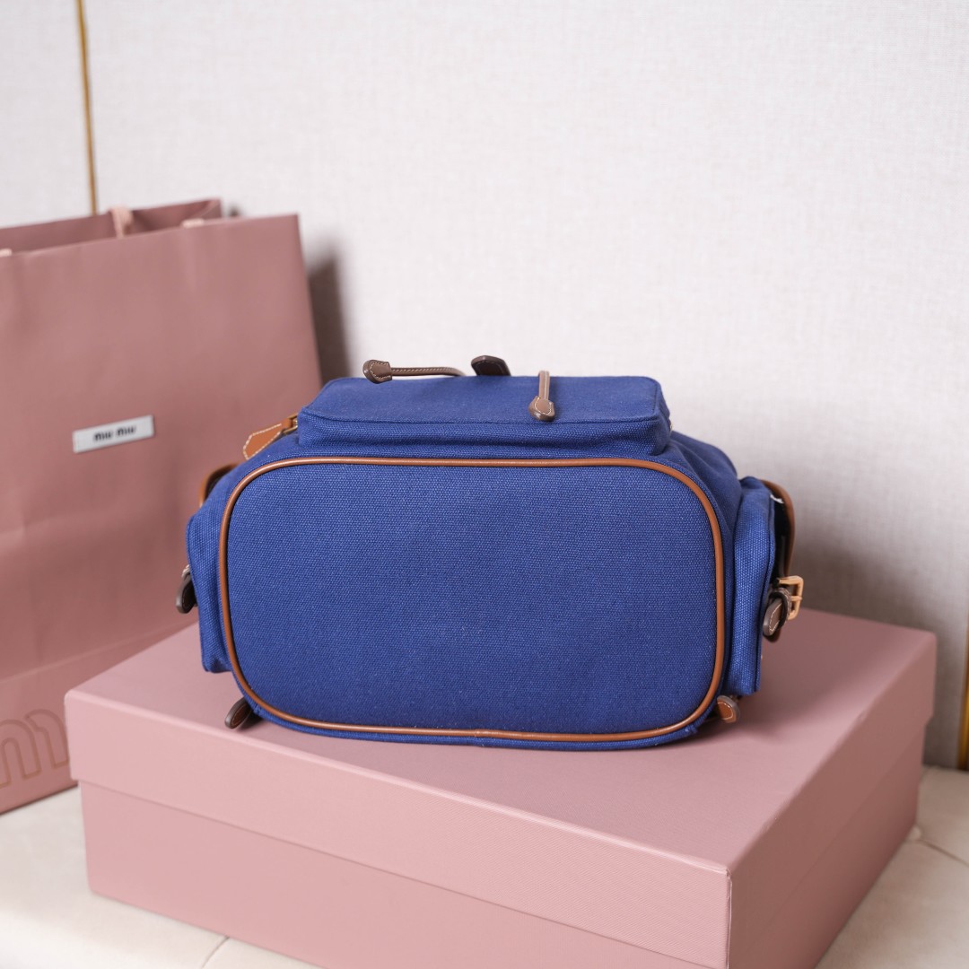 Miu Miu バックパック | リュックサック | 軽量|ネイビー - 画像 7