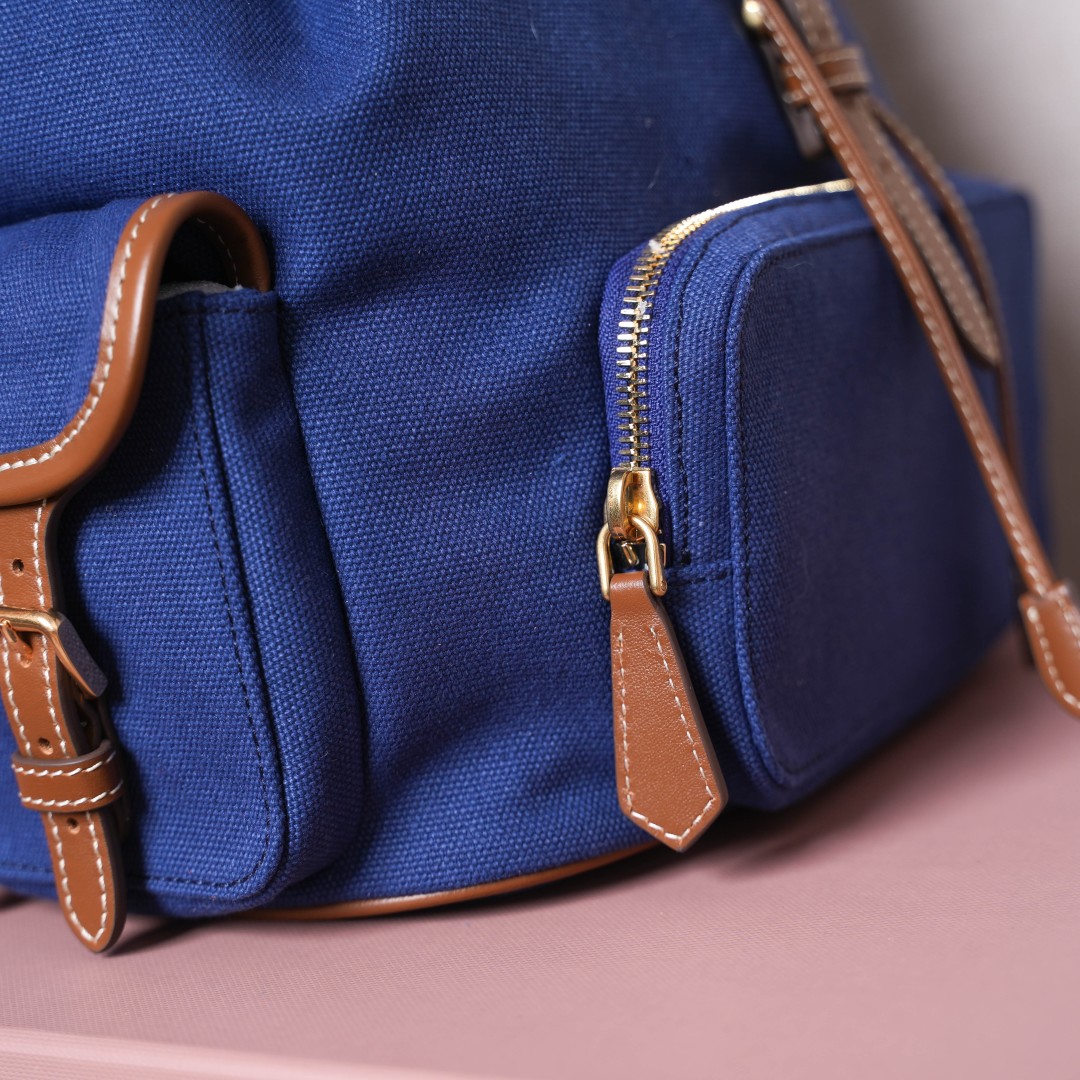 Miu Miu バックパック | リュックサック | 軽量|ネイビー - 画像 8