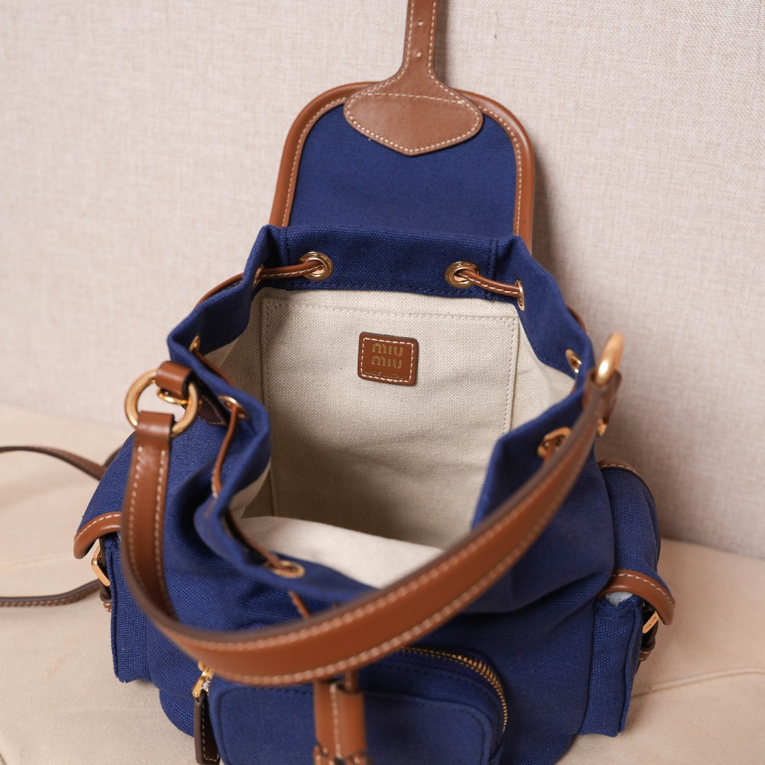 Miu Miu バックパック | リュックサック | 軽量|ネイビー - 画像 9