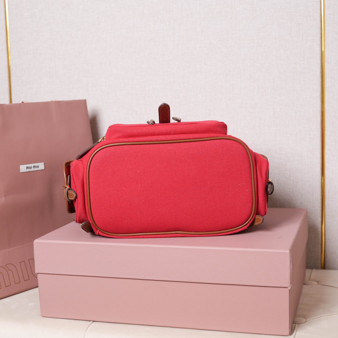 Miu Miu リュックサック | 軽量|赤|キャンバス・レザー - 画像 3