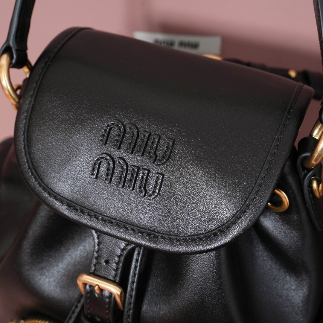 Miu Miu バックパック|レザー|コンパクト|ブラック - 画像 8