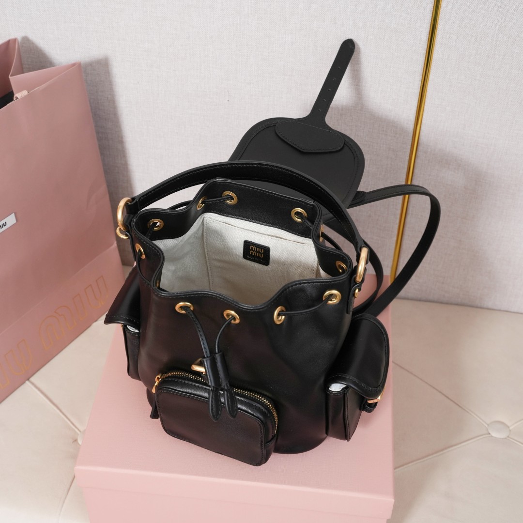 Miu Miu バックパック|レザー|コンパクト|ブラック - 画像 9