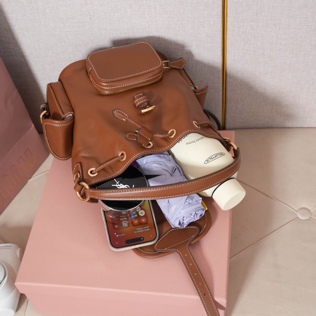 Miu Miu バッグ かばん ポケット付き ブラウン - 画像 9