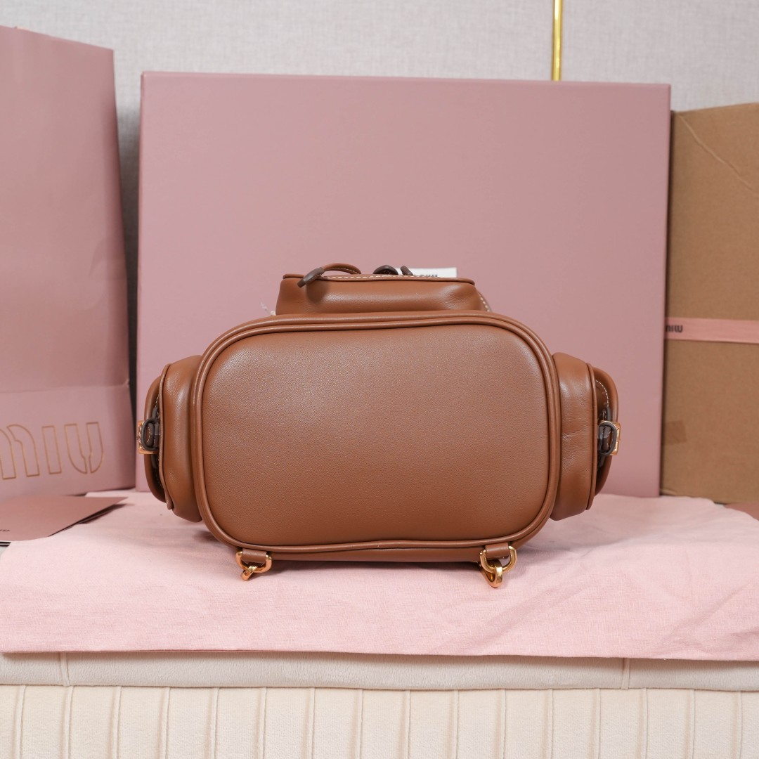 Miu Miu レディース バッグ | バックパック | コンパクト | ブラウン - 画像 4