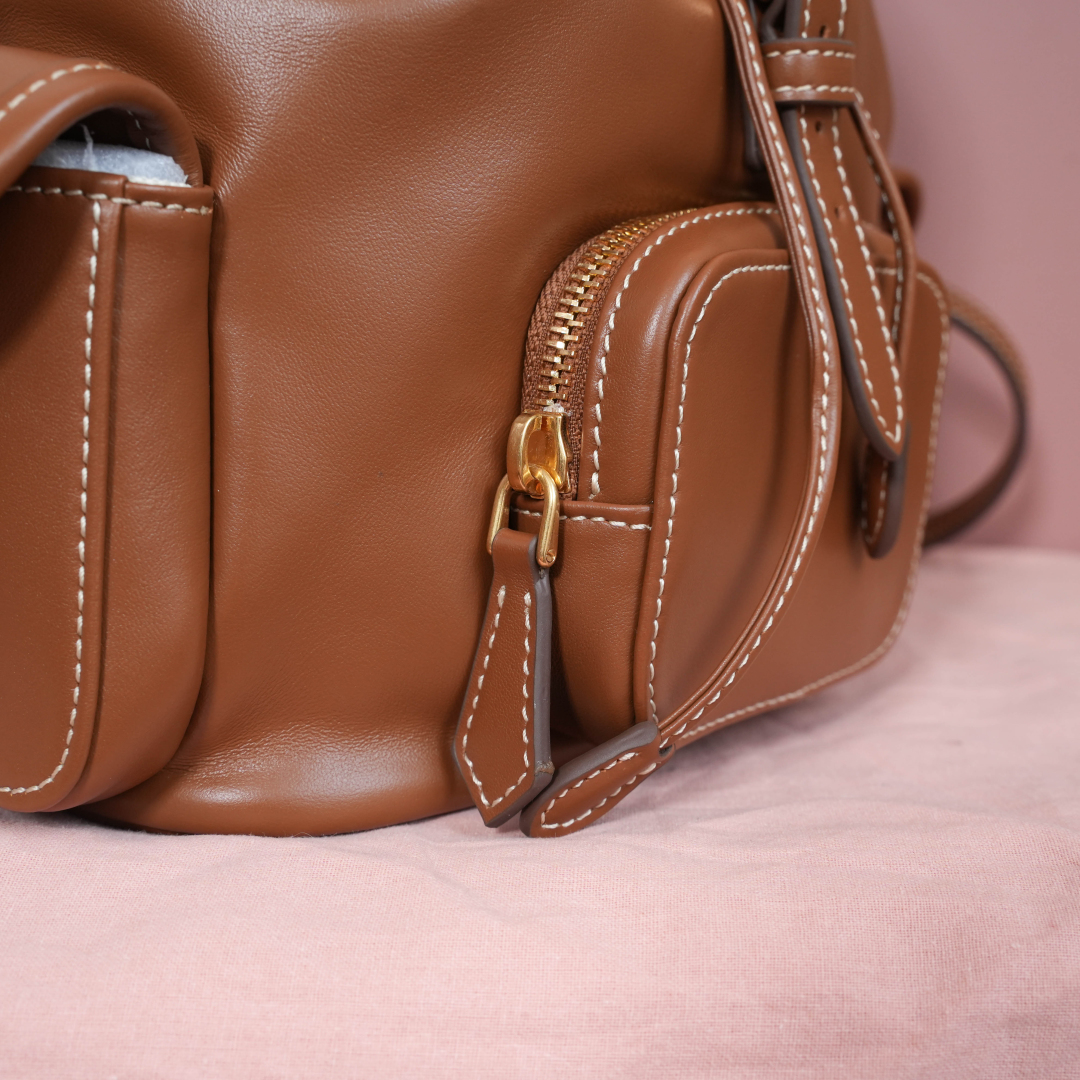 Miu Miu レディース バッグ | バックパック | コンパクト | ブラウン - 画像 6