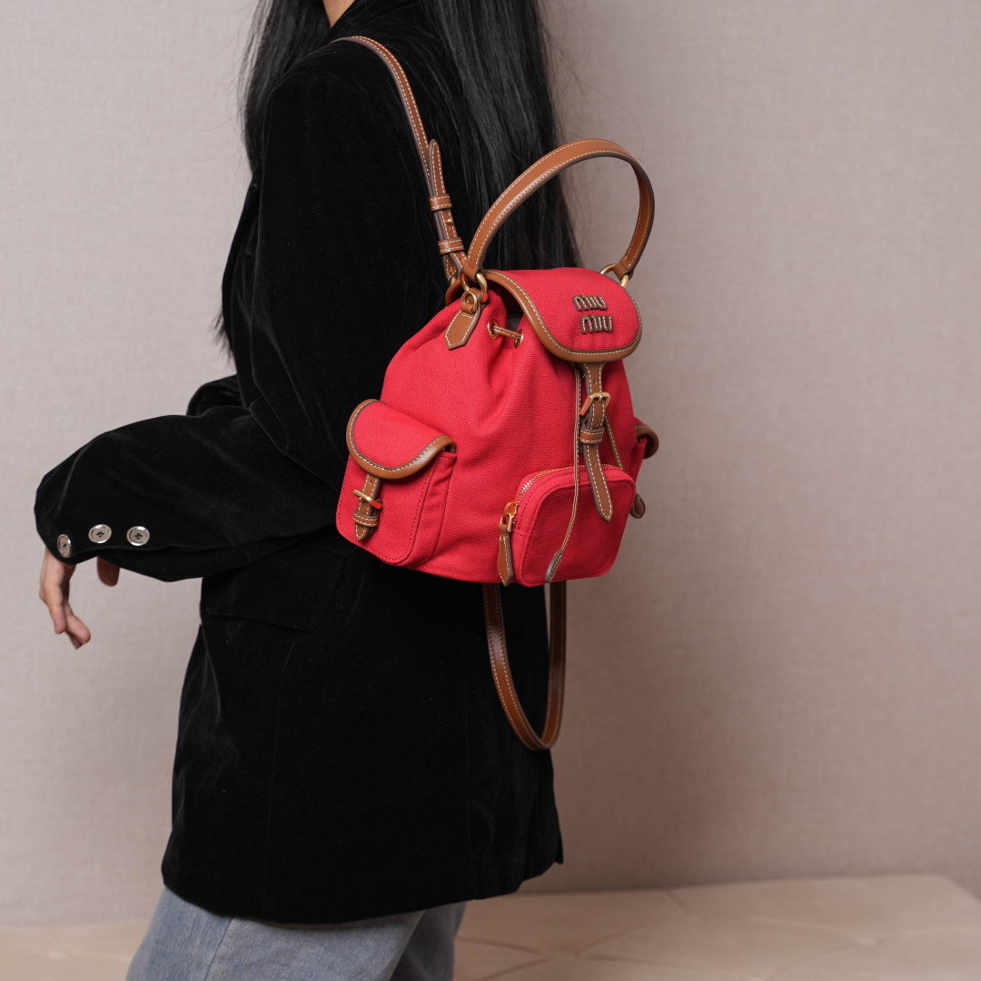 Miu Miu ミュウミュウ リュックサック | 軽量コンパクト | レッド - 画像 3
