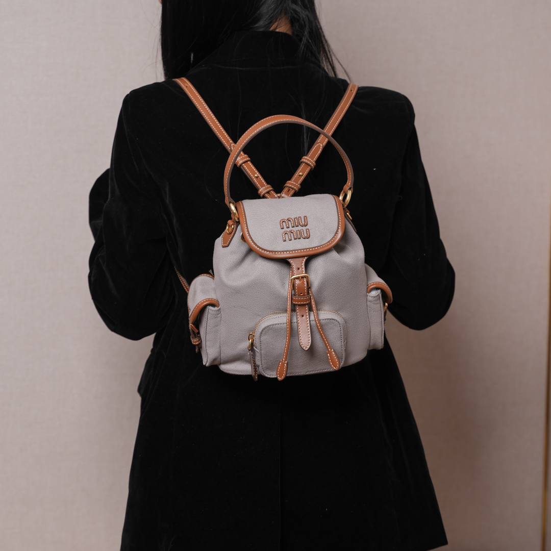 Miu Miu リュックサック | 軽量|グレー - 画像 5