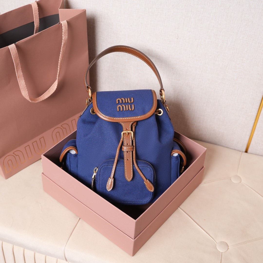 Miu Miu バッグ 軽量 大容量 藍色