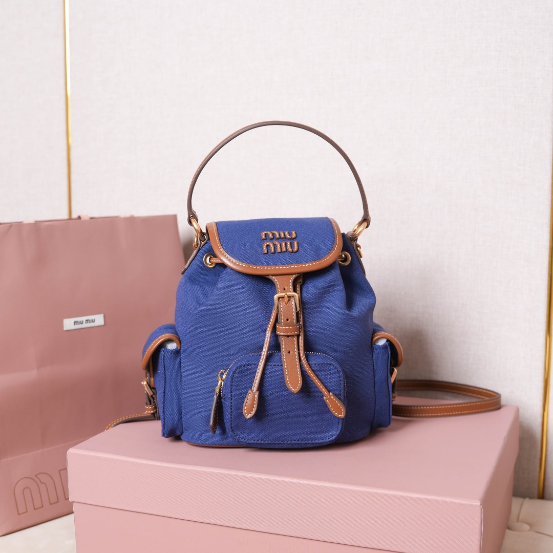 Miu Miu バッグ 軽量 大容量 藍色 - 画像 2