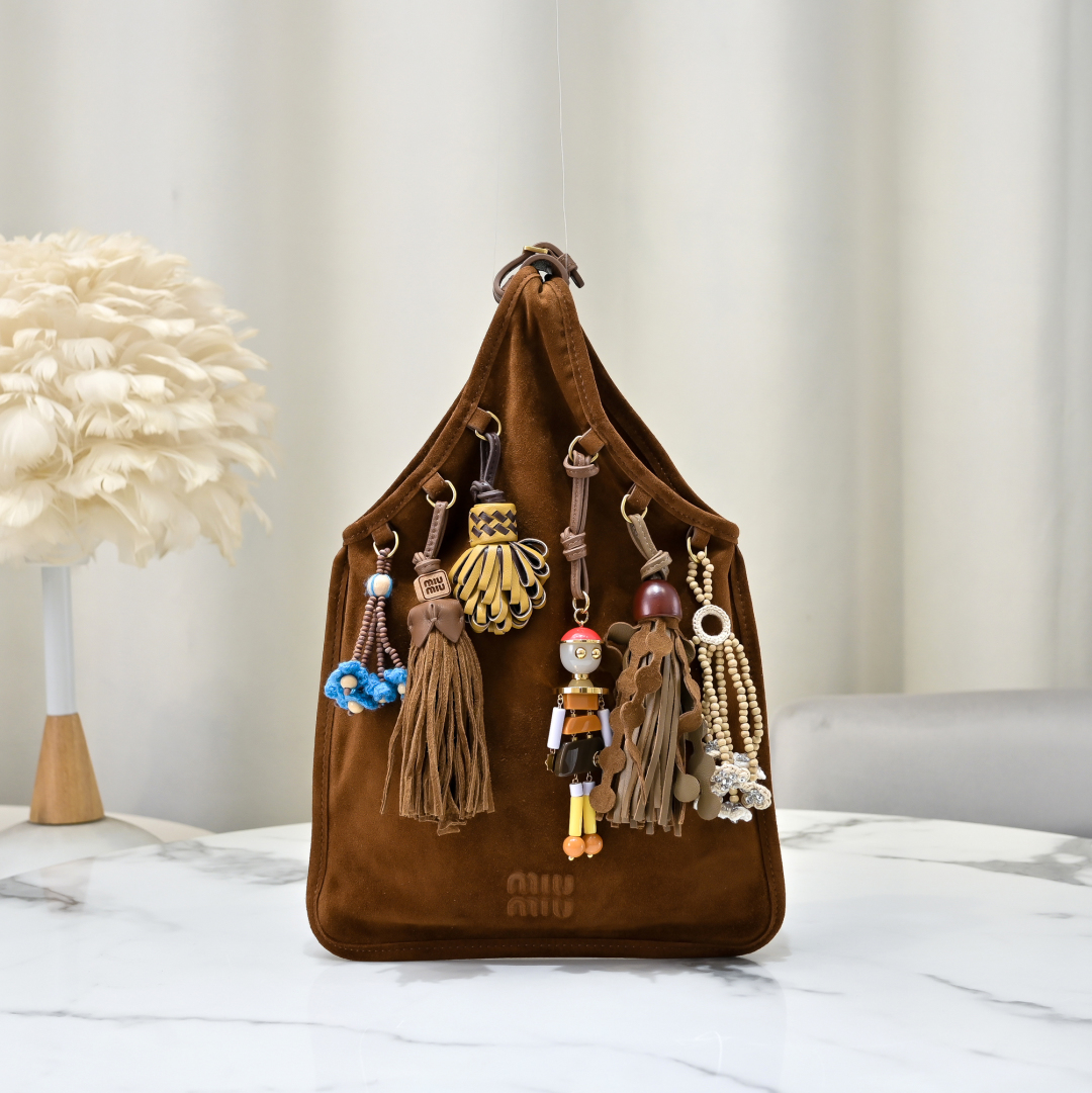 Miu Miu フェイクスエード ボストンバッグ | 軽量 | ブラウン