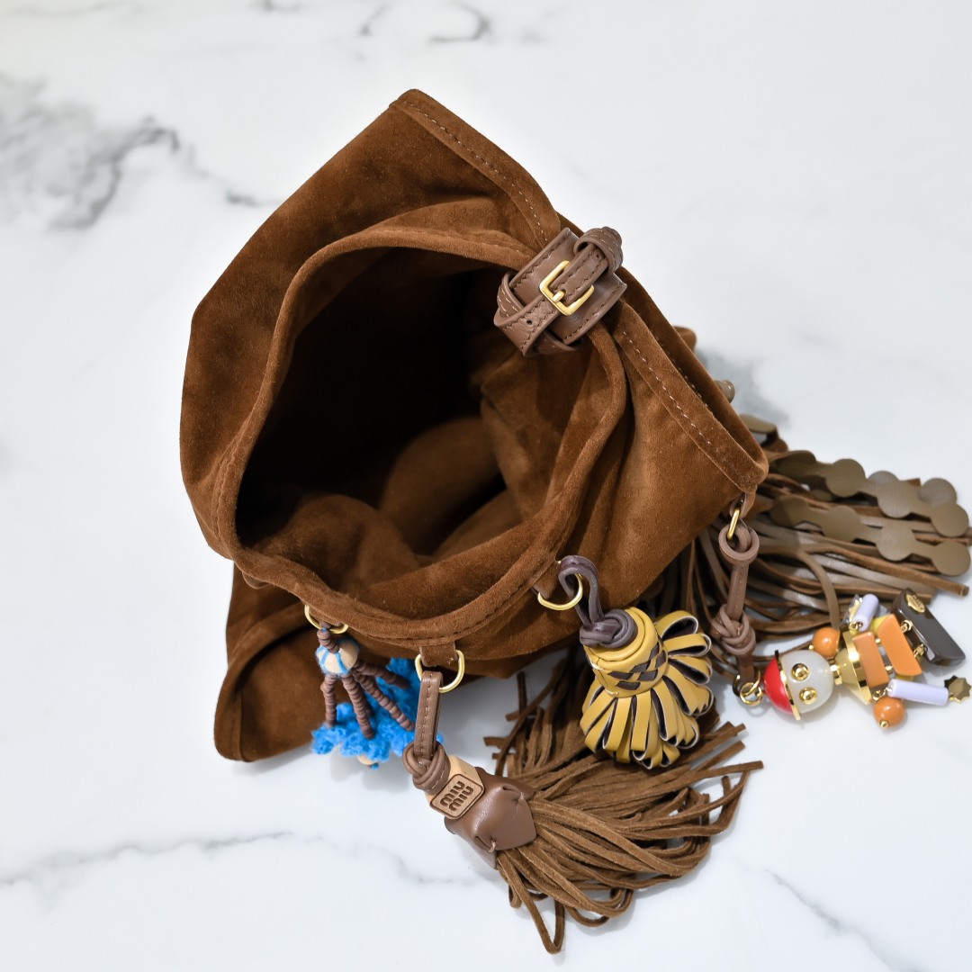 Miu Miu フェイクスエード ボストンバッグ | 軽量 | ブラウン - 画像 8