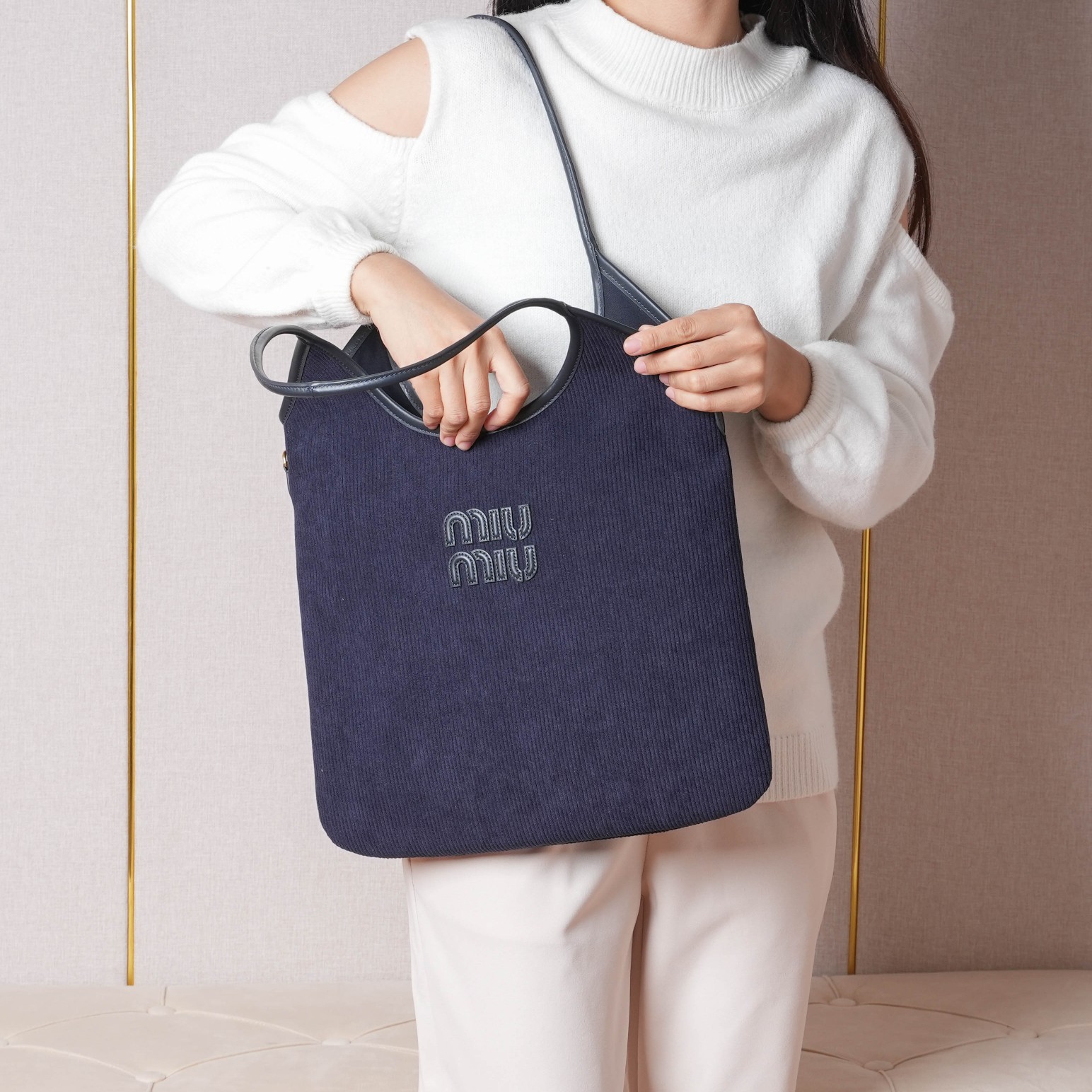 Miu Miu ハンドバッグ | コンパクト|ネイビー - 画像 7