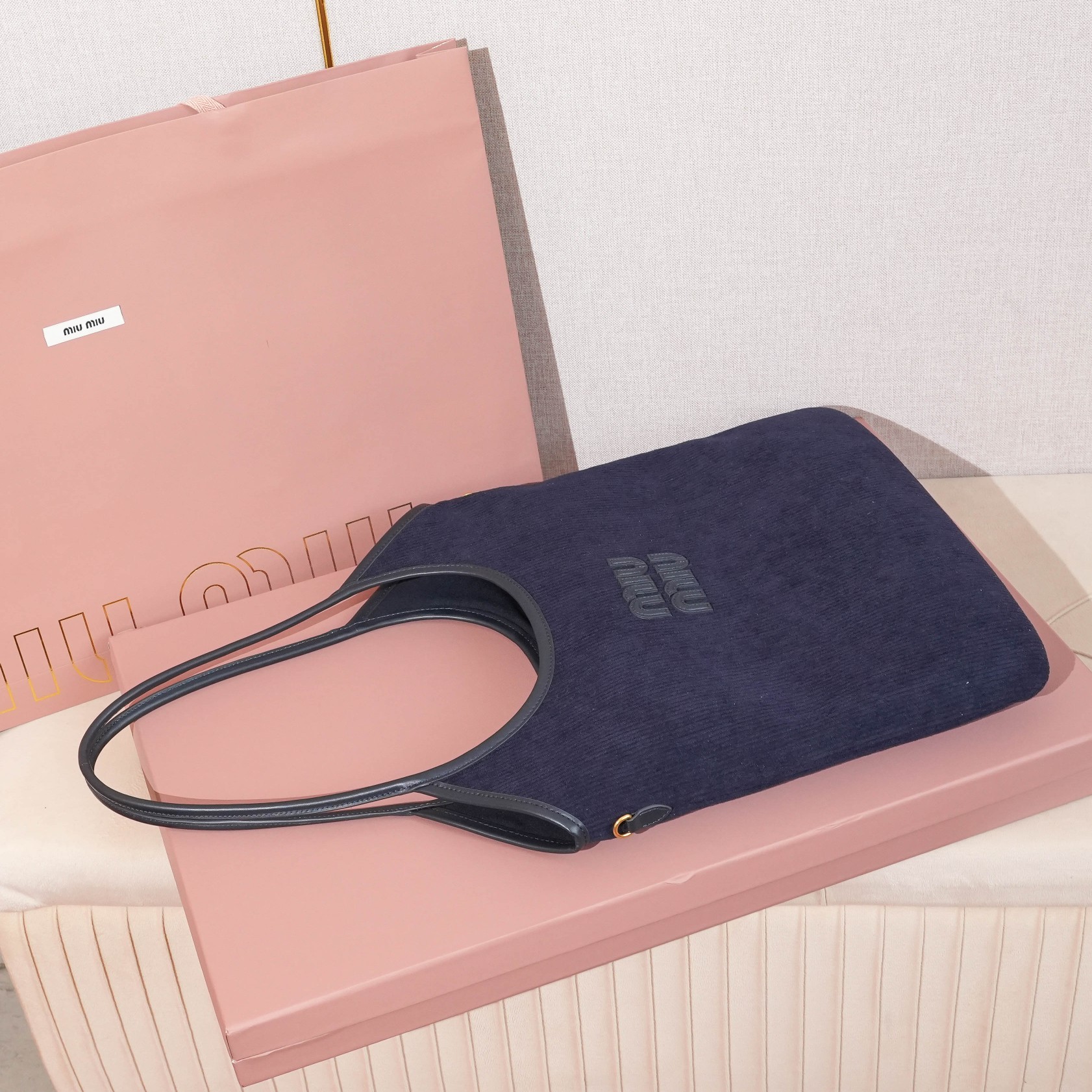 Miu Miu ミュウミュ キャンバストートバッグ | ナイロン コンパクト 安心収納 ブルー - 画像 3