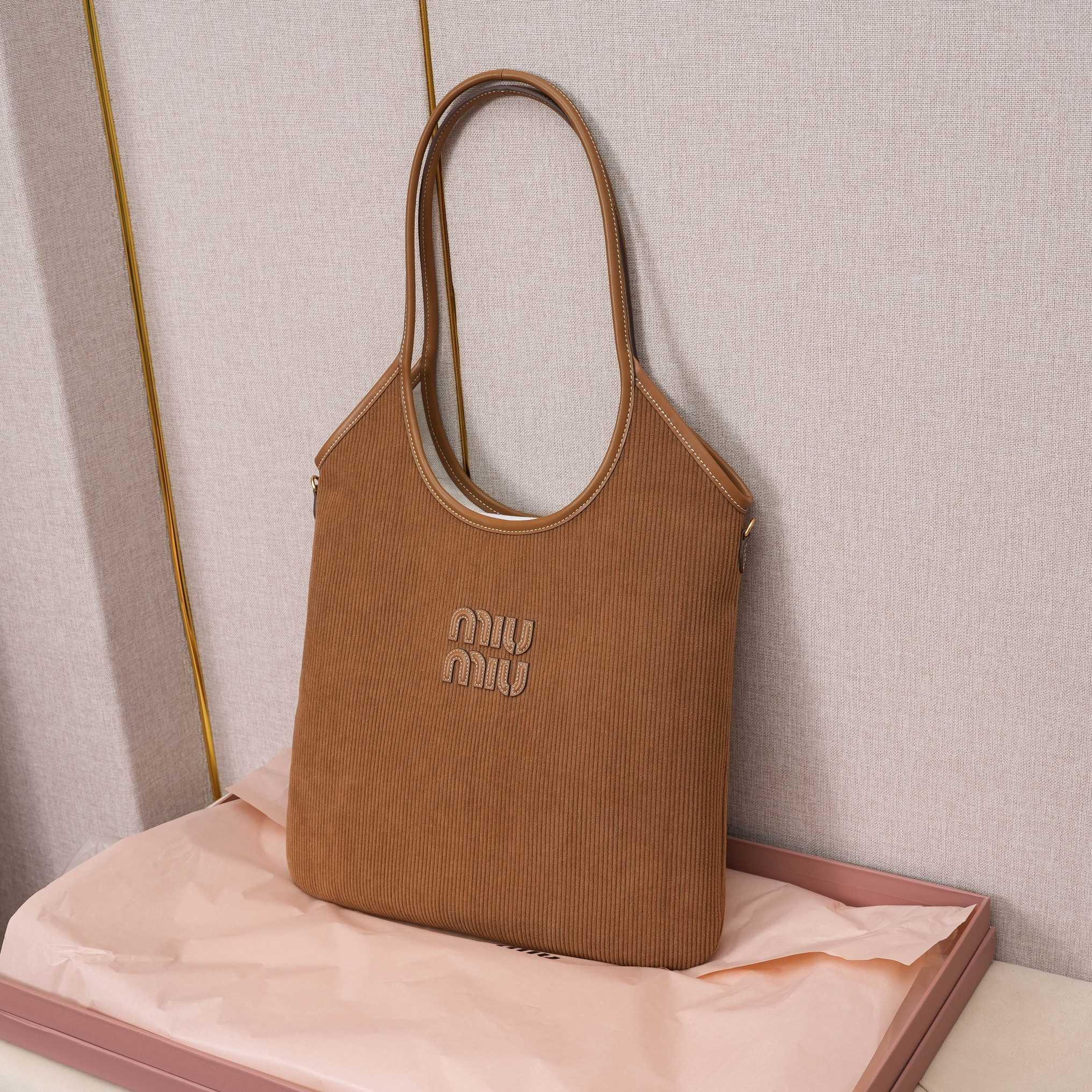 Miu Miu レディーストートバッグ | コーデュロイ | ブラウン - 画像 3