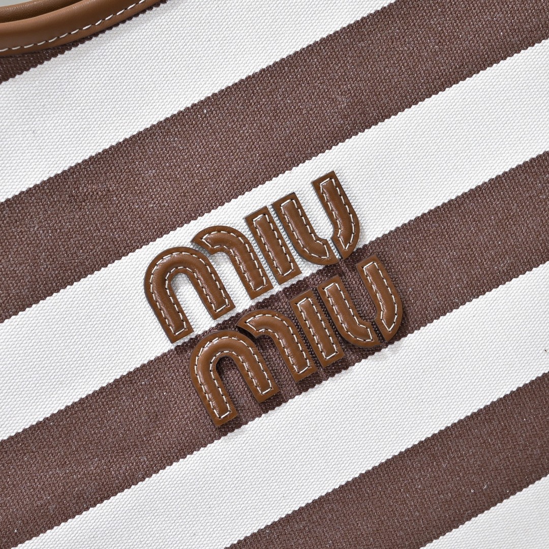 Miu Miu バッグ レディース 人気 ブラウン ホワイト デイリーユース シンプル トートバッグ|コンパクト|MADE IN ITALY - 画像 5