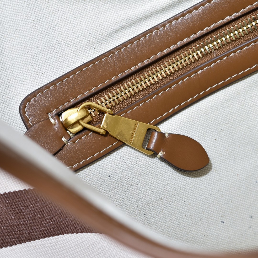 Miu Miu バッグ レディース 人気 ブラウン ホワイト デイリーユース シンプル トートバッグ|コンパクト|MADE IN ITALY - 画像 6