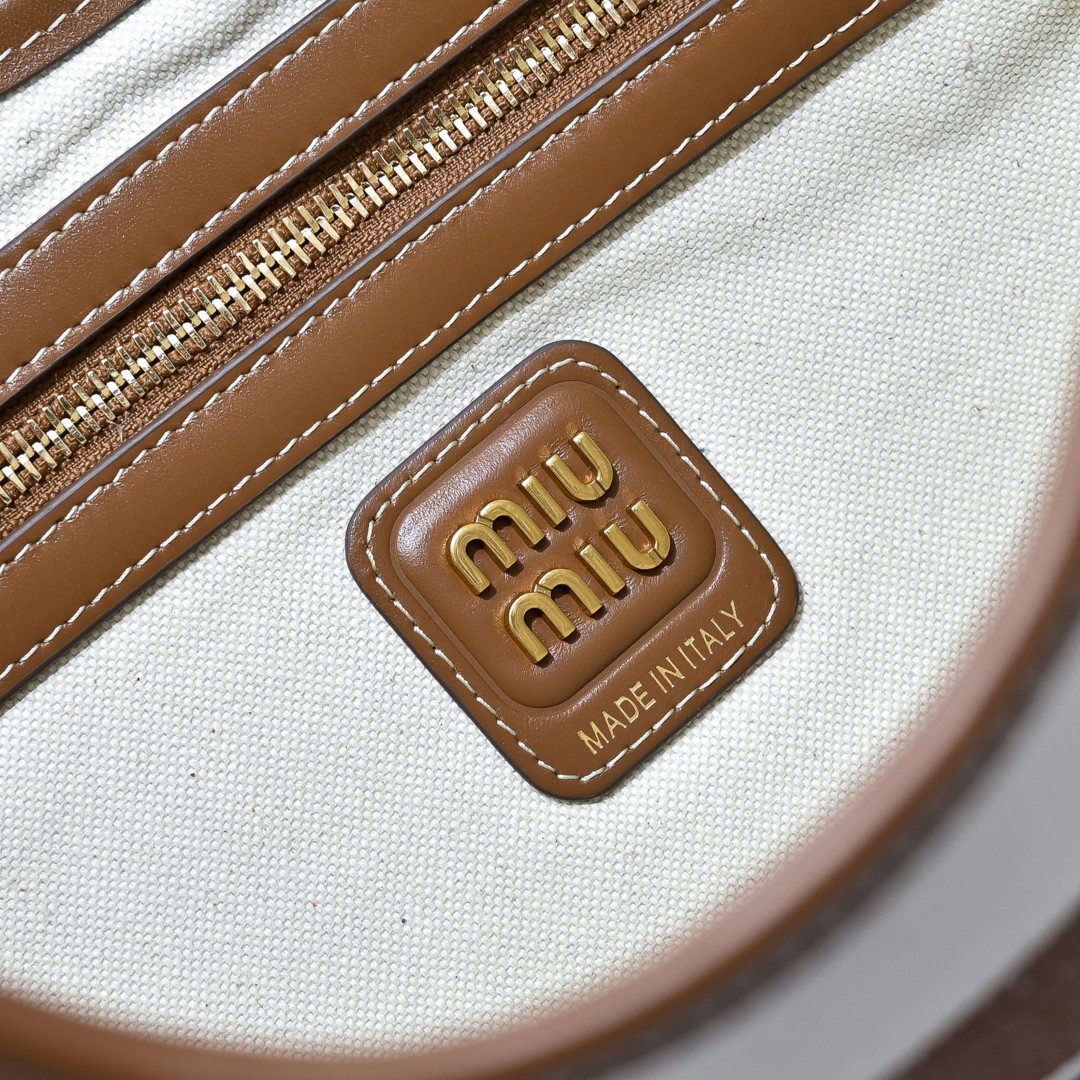 Miu Miu バッグ レディース 人気 ブラウン ホワイト デイリーユース シンプル トートバッグ|コンパクト|MADE IN ITALY - 画像 7