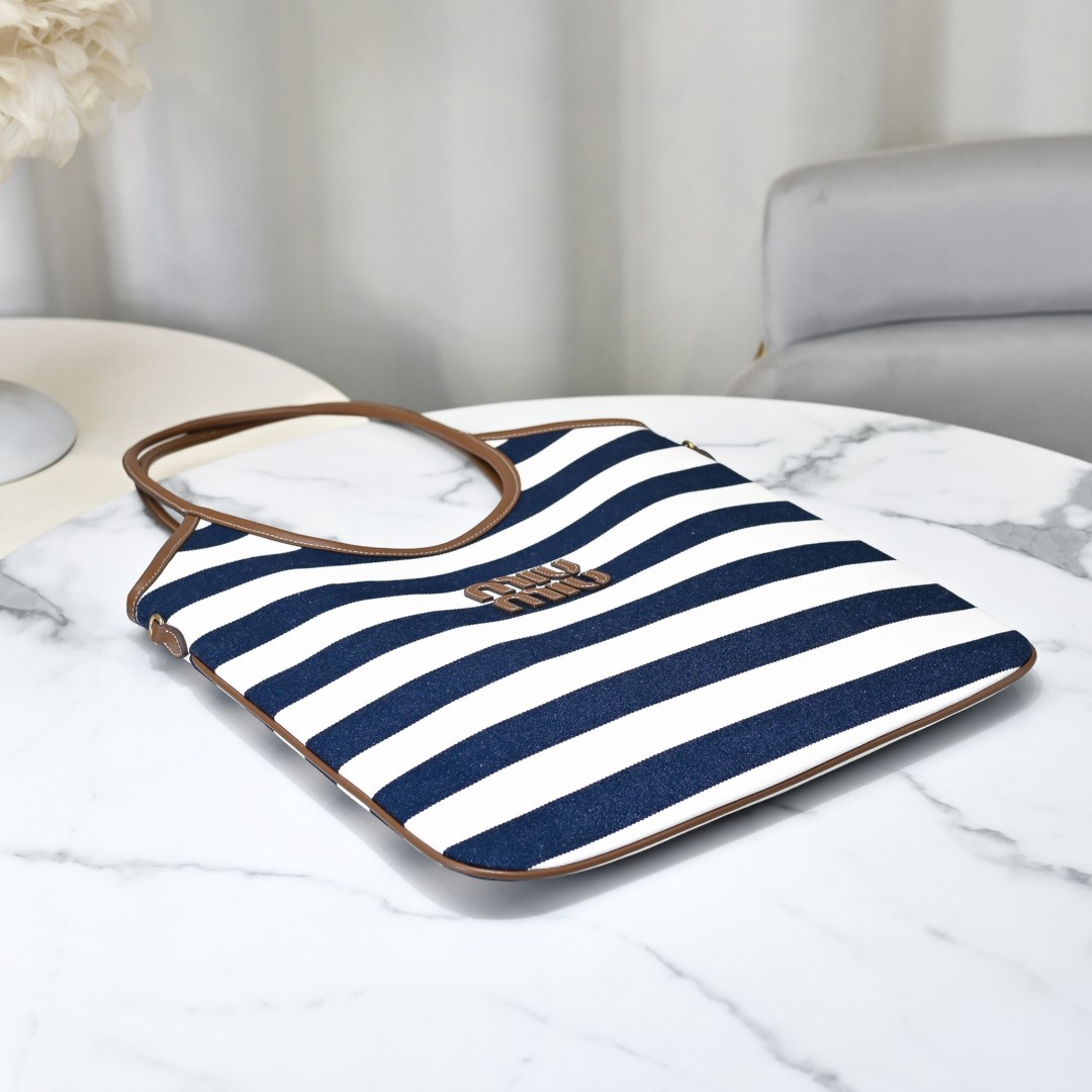 Miu Miu デニムトートバッグ|コンパクト|紺白ストライプ - 画像 4