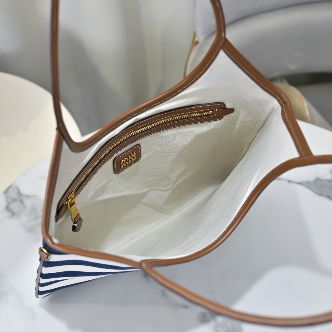 Miu Miu デニムトートバッグ|コンパクト|紺白ストライプ - 画像 9