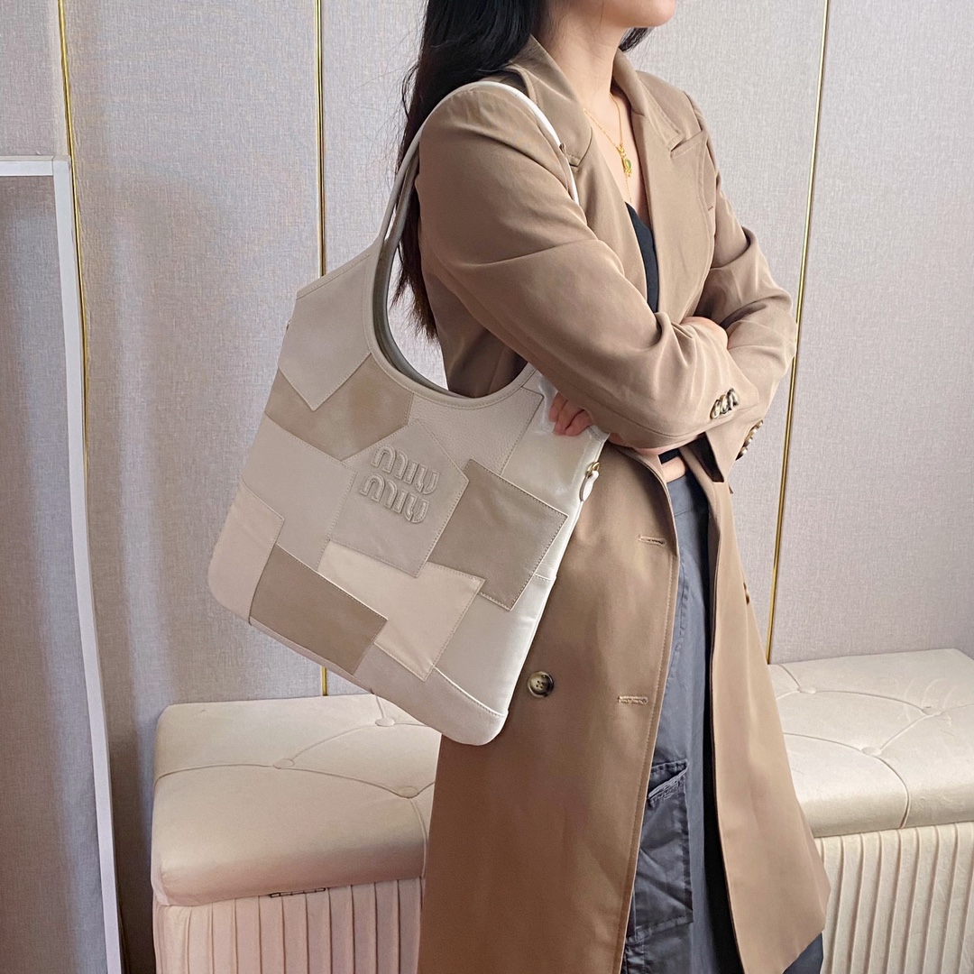Miu Miu レディーストートバッグ パッチワークデザイン オフホワイト - 画像 2