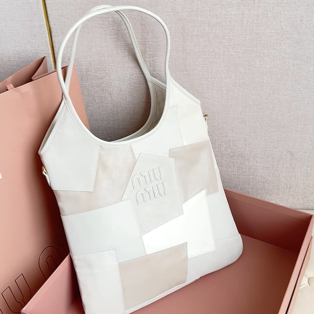 Miu Miu レディーストートバッグ パッチワークデザイン 白