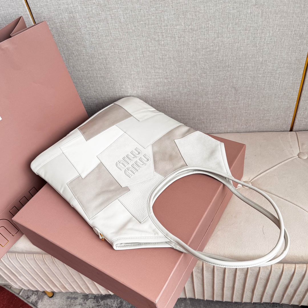 Miu Miu レディーストートバッグ パッチワークデザイン 白色 - 画像 3