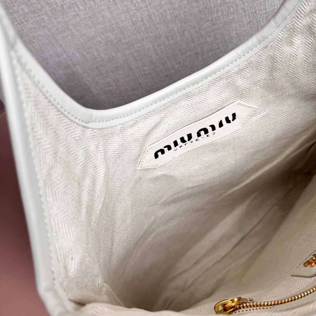 Miu Miu レディーストートバッグ パッチワークデザイン 白色 - 画像 5