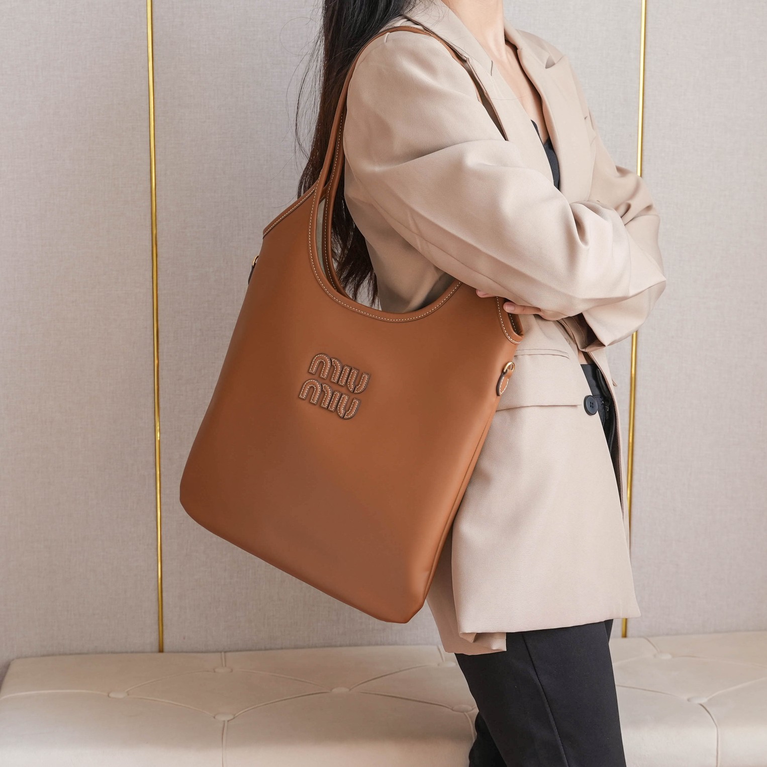 Miu Miu ハンドバッグ | レザー | ビジネス | ブラウン