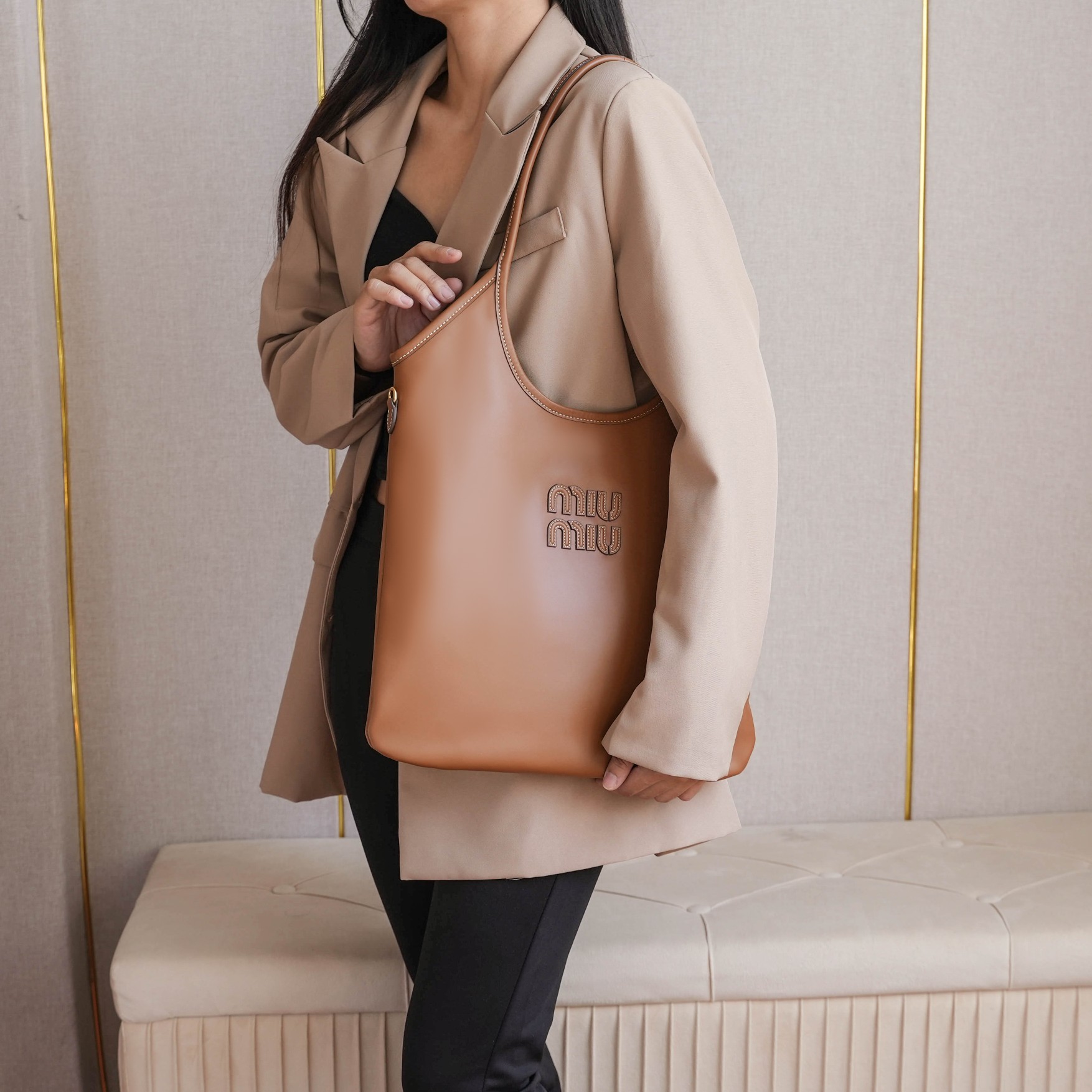 Miu Miu ハンドバッグ | レザー | ビジネス | ブラウン - 画像 2