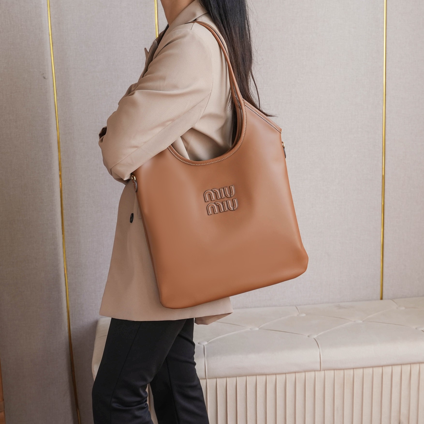 Miu Miu ハンドバッグ | レザー | ビジネス | ブラウン - 画像 3