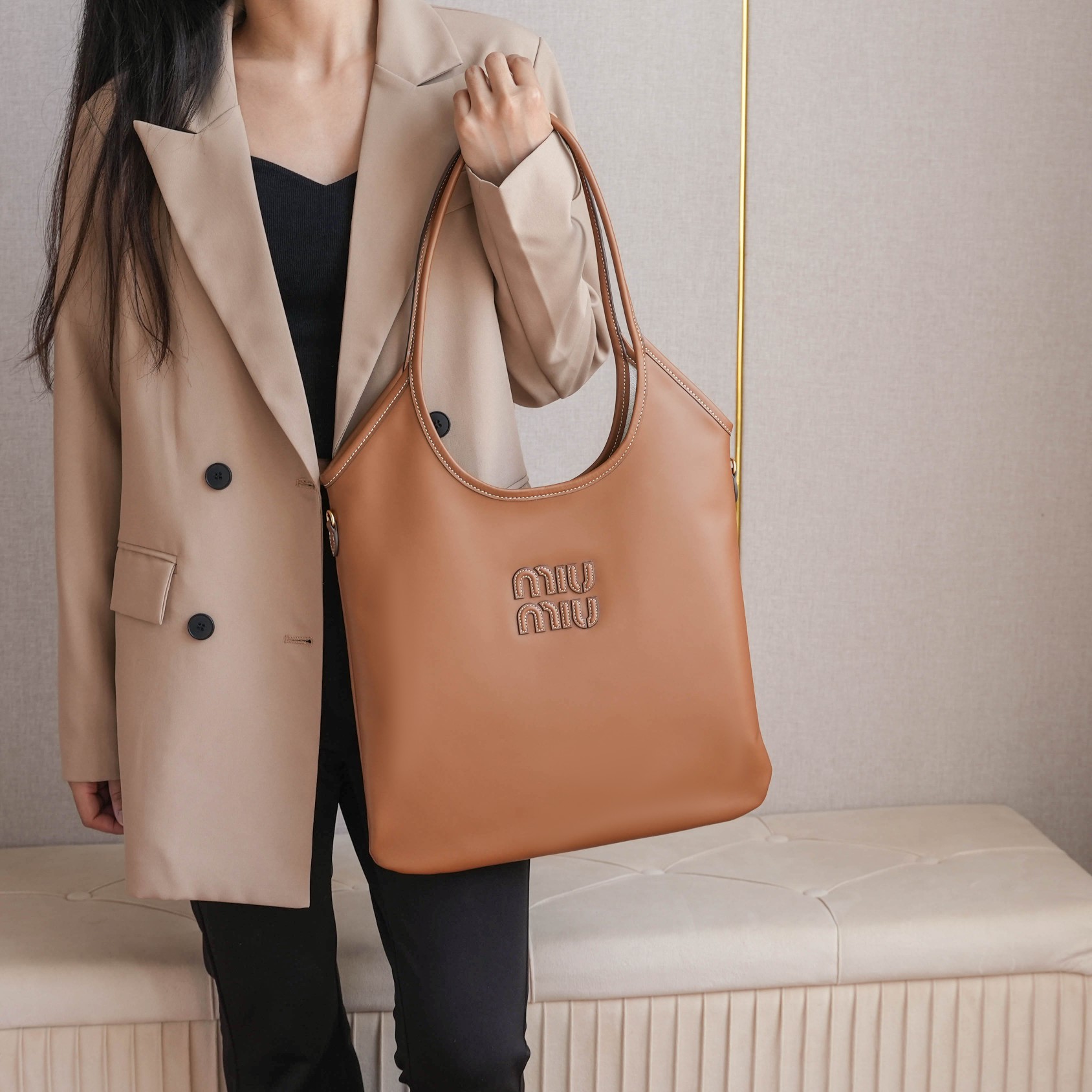 Miu Miu ハンドバッグ | レザー | ビジネス | ブラウン - 画像 4