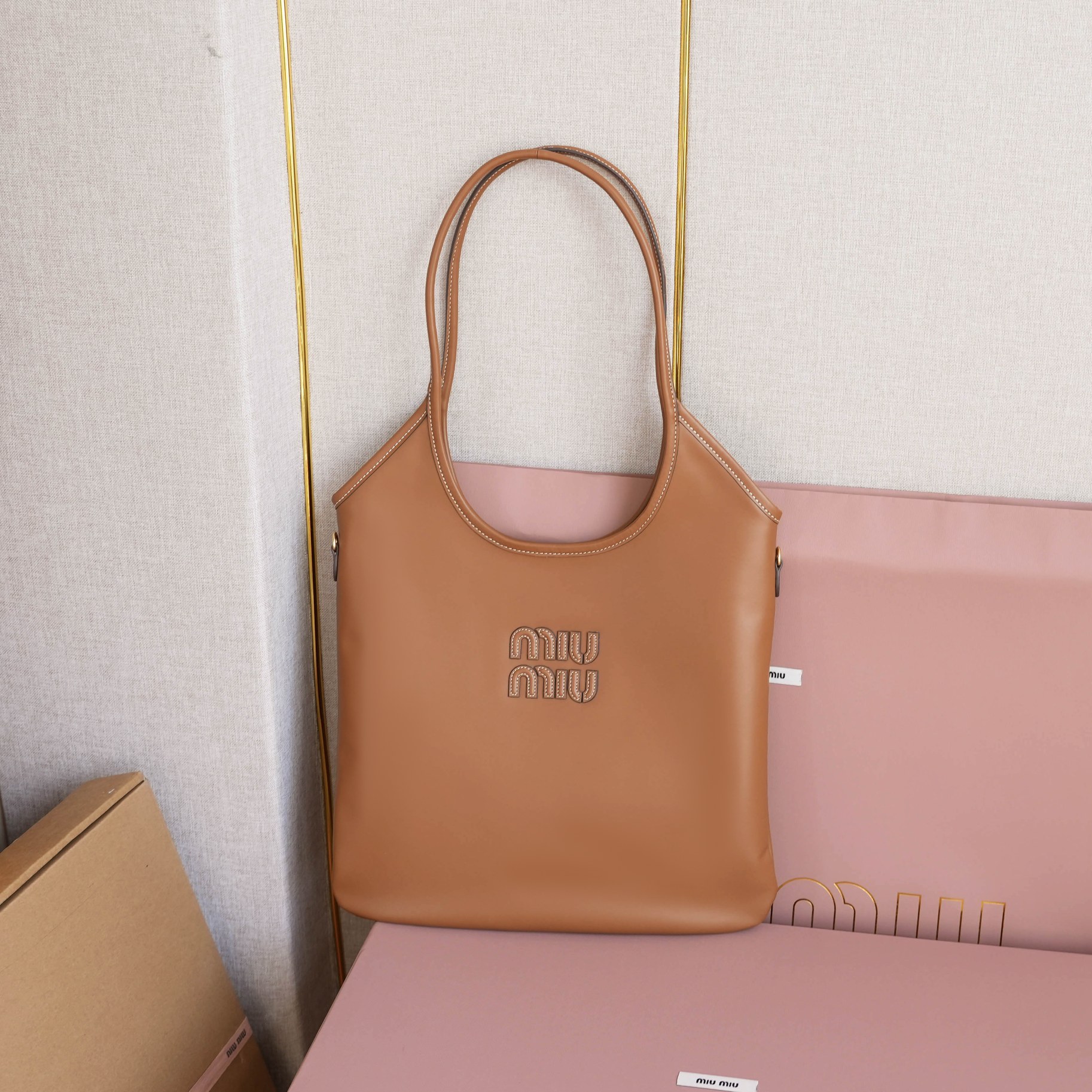 miu miu レディーストートバッグ|コンパクト|ブラウン - 画像 2