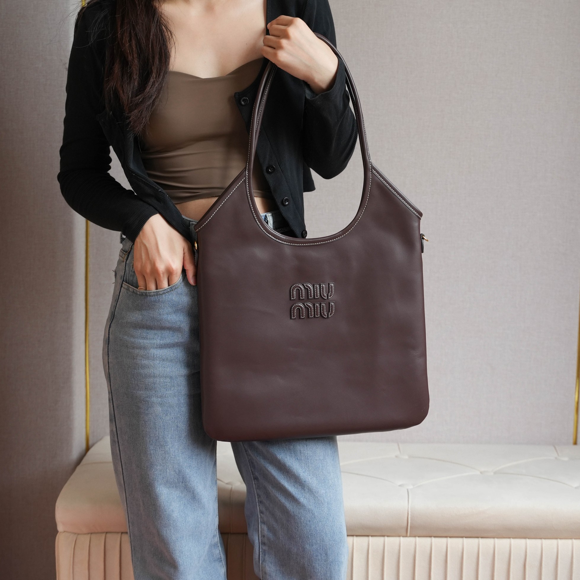 Miu Miu ハンドバッグ | レザー | ブラウン | コンパクト収納 - 画像 2