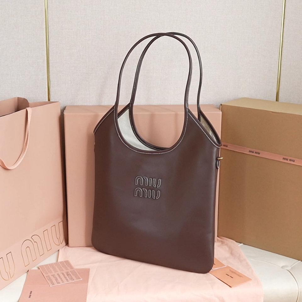 Miu Miu レディーストートバッグ|軽量|ブラウン