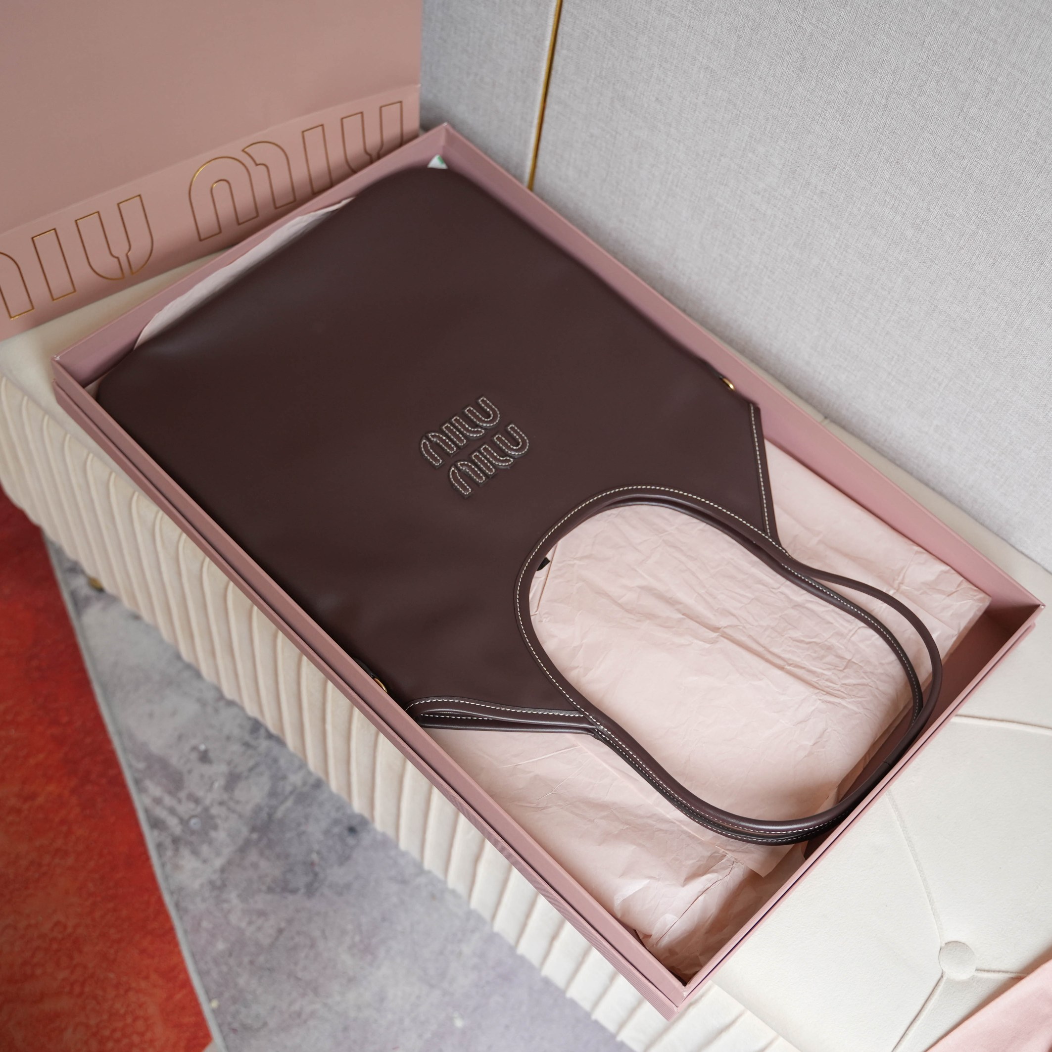 MIU MIU レディーストートバッグ | ショルダーストラップ付 | ブラウン