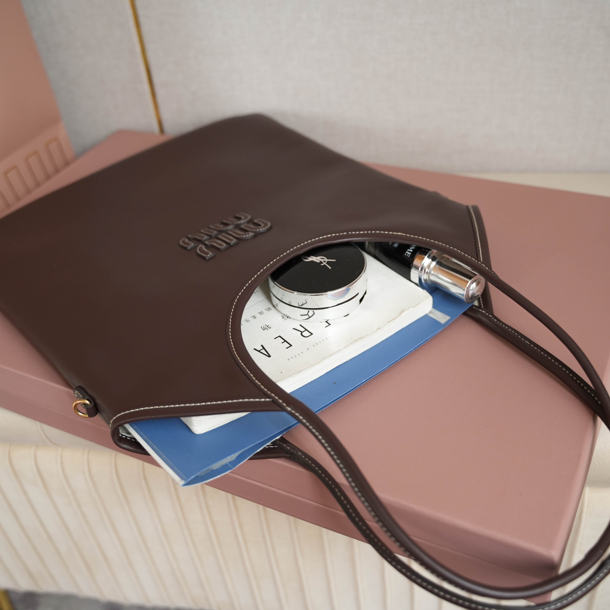 MIU MIU レディーストートバッグ | ショルダーストラップ付 | ブラウン - 画像 2