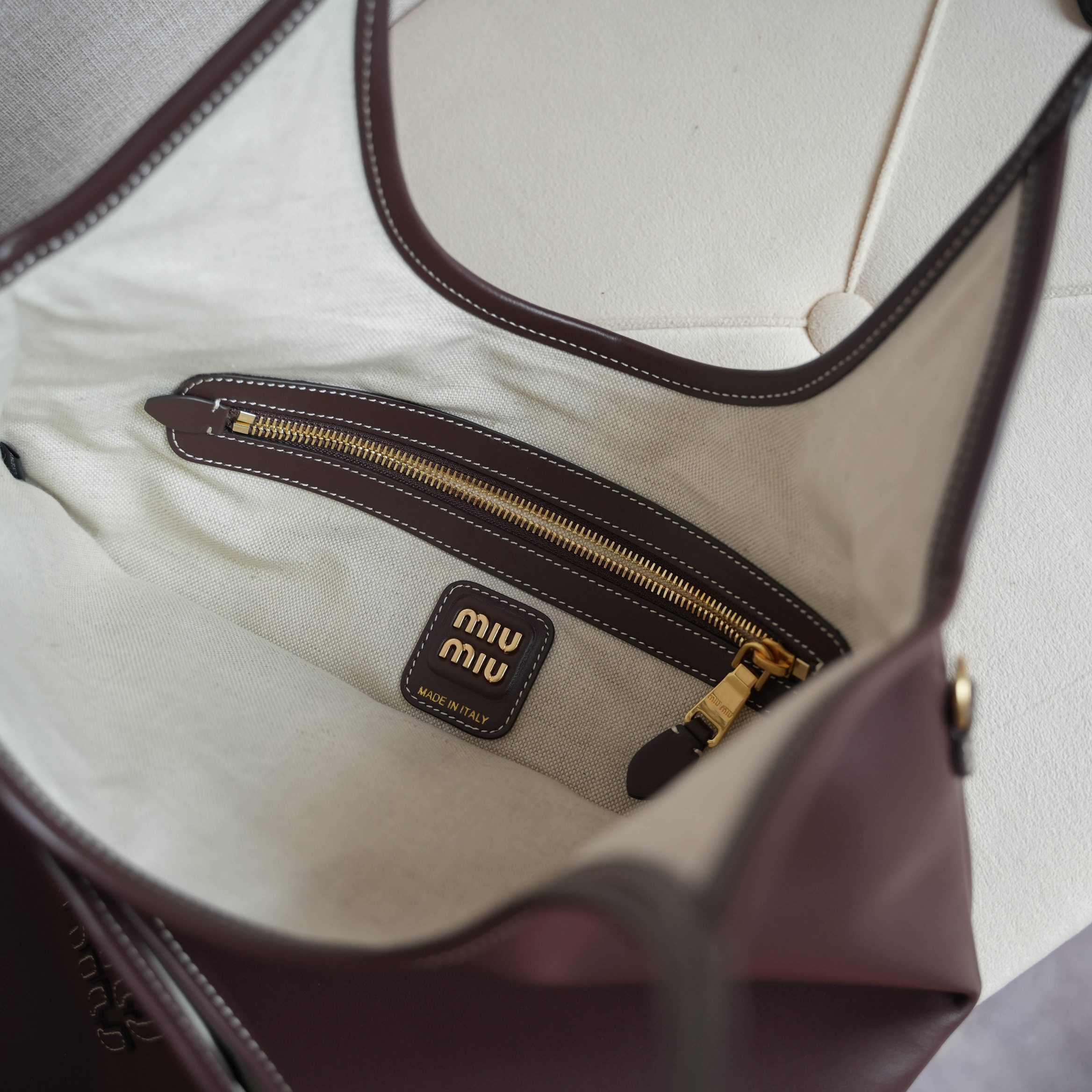 Miu Miu ハンドバッグ | ロゴ刺繍 | ブラウン - 画像 9