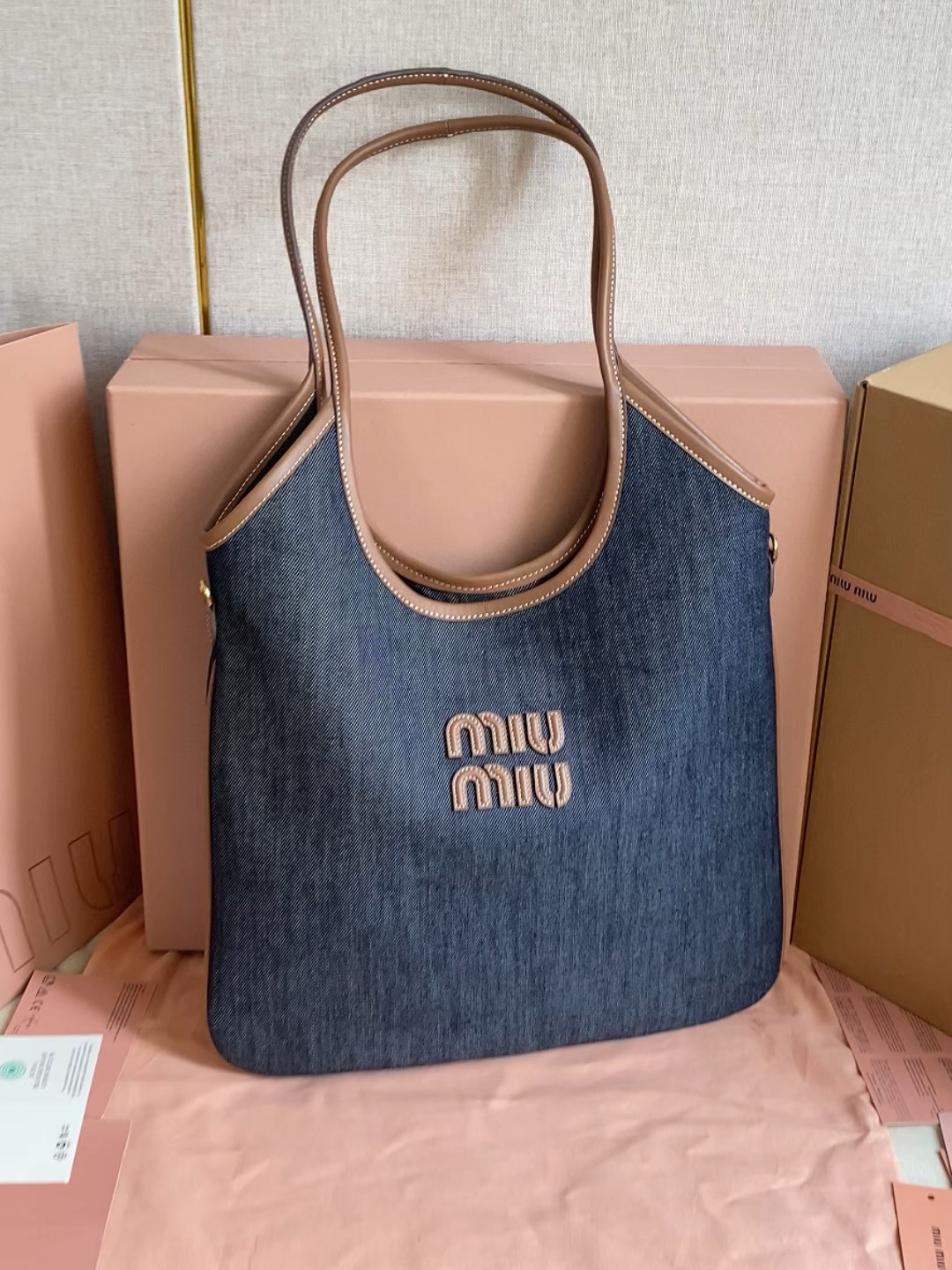 ミュウミュウ デニムトートバッグ 軽量|ブルー