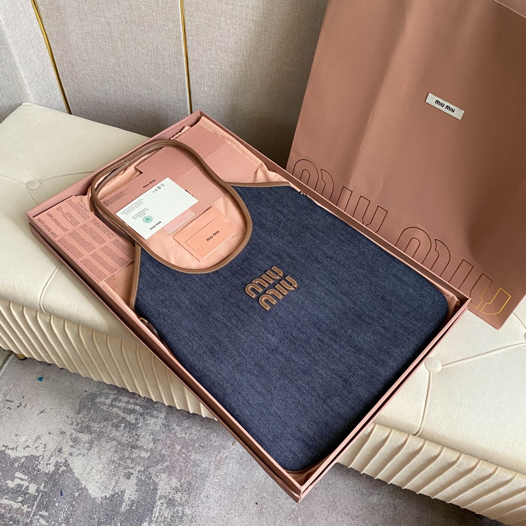 Miu Miu デニムトートバッグ | 軽量|濃い青