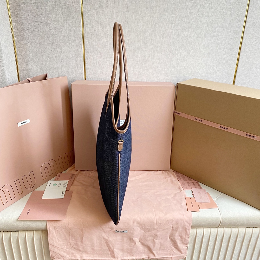 Miu Miu デニムトートバッグ | 軽量|ネイビー - 画像 4