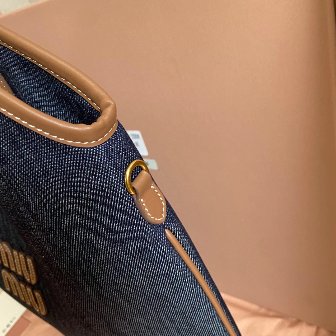 Miu Miu デニムトートバッグ | 軽量|ネイビー - 画像 7