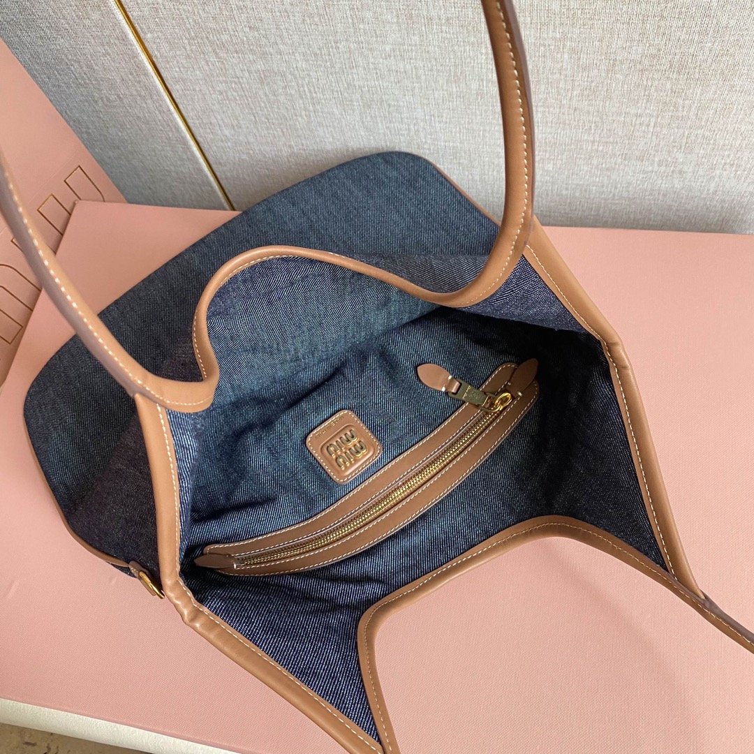 Miu Miu デニムトートバッグ | 軽量|ネイビー - 画像 9
