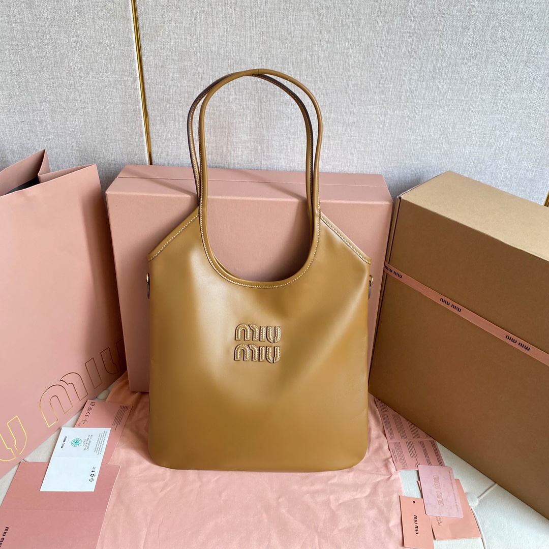 Miu Miu レディーストートバッグ | コンパクト | ベージュ