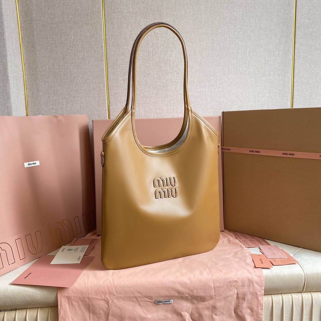 Miu Miu レディーストートバッグ | コンパクト | ベージュ - 画像 4