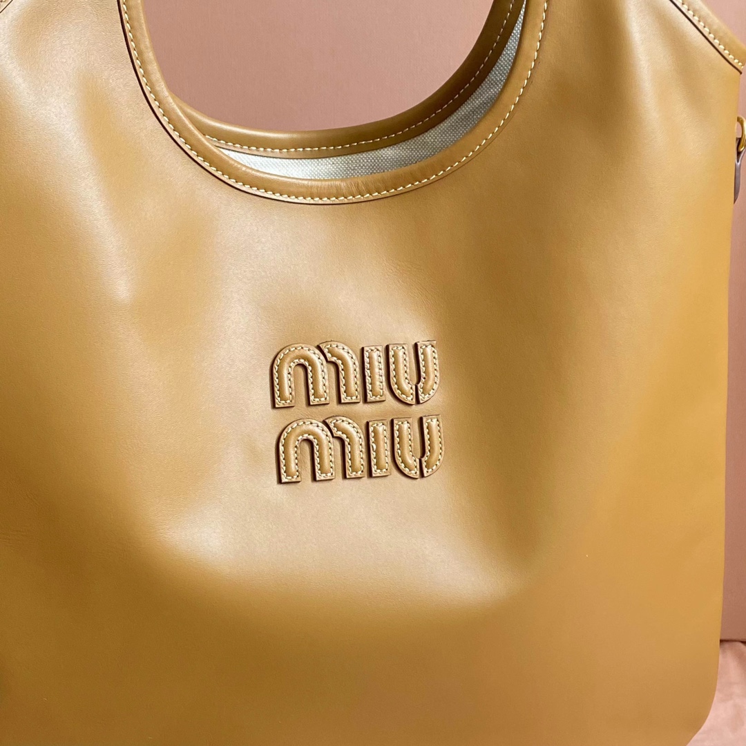 Miu Miu レディーストートバッグ | コンパクト | ベージュ - 画像 8