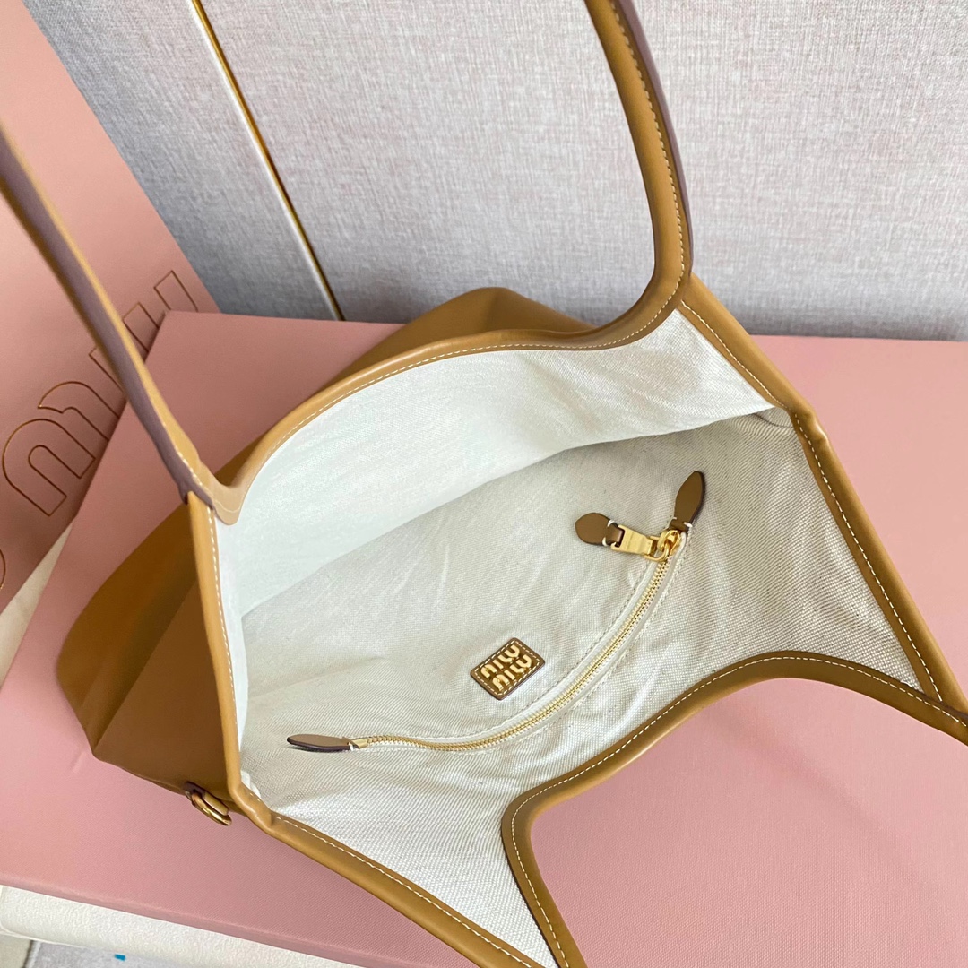 Miu Miu レディーストートバッグ | コンパクト | ベージュ - 画像 9