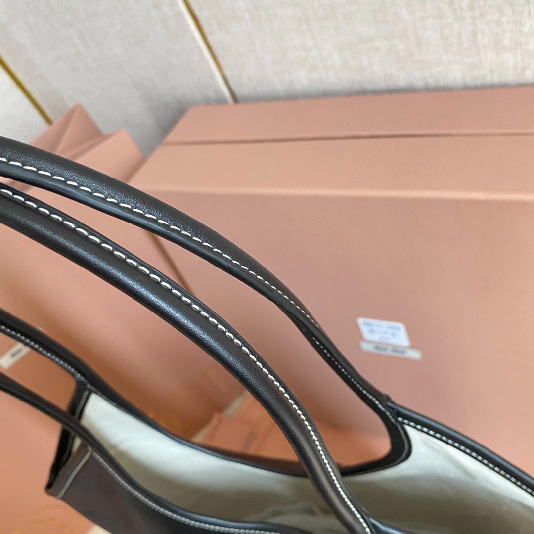 Miu Miu ハンドバッグ | ロゴ刺繍 ブラック - 画像 7